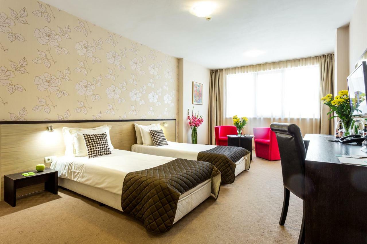 Hotel Avenue By Hmg-free Parking-free Wi-fi